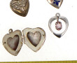 9 pendentifs en argent en forme de cœurs