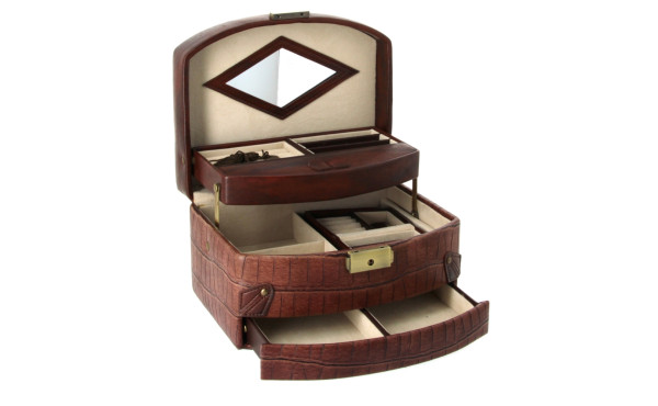 Coffret à bijoux en skaï brun, avec sa c