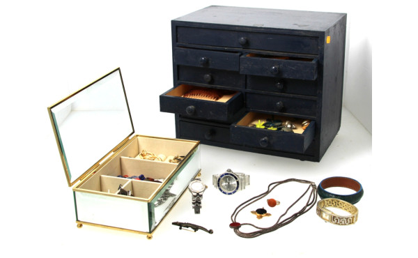 Coffret à bijoux en laiton et verres bis