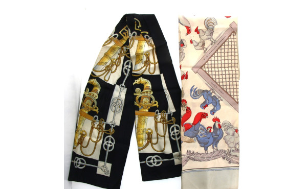 HERMES Paris - Echarpe en soie à bordure