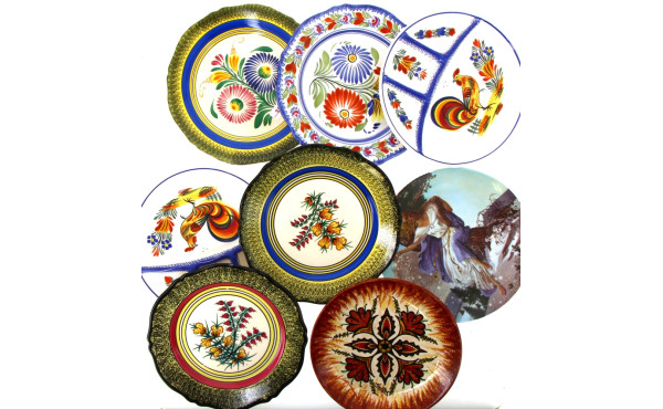 Lot d'assiettes diverses (une de M. Foui