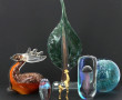 Lot d'objets modernes en verre de couleu