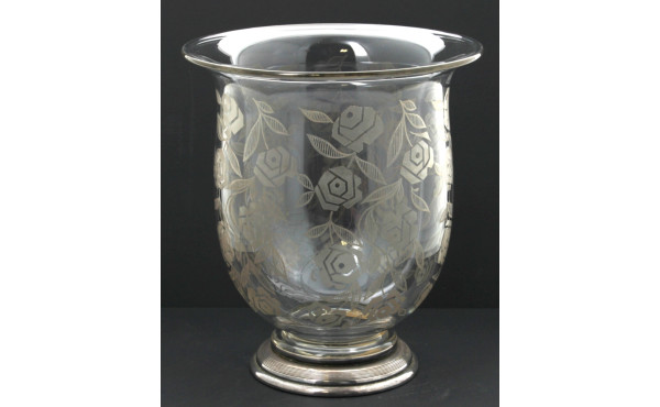 BACCARAT - Vase en cristal à décor de ro