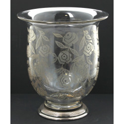 BACCARAT - Vase en cristal à décor de ro
