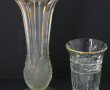 Deux vases vintages en verre moulé et fi