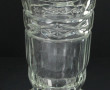 Deux vases vintages en verre moulé et fi