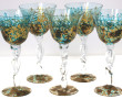 Suite de 5 verres à pied en verre peint 