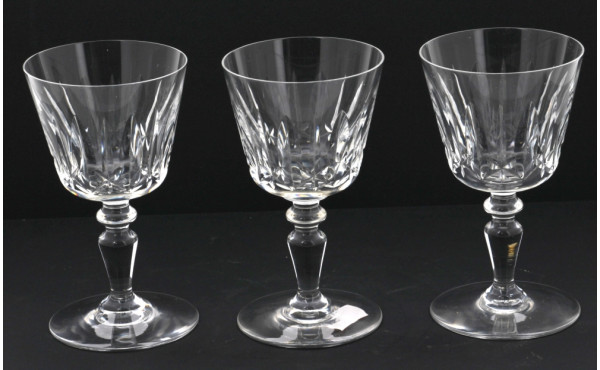 BACCARAT - 7 verres à porto en cristal, 
