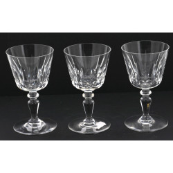 BACCARAT - 7 verres à porto en cristal, 