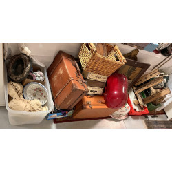 VIDE RESERVE - Lot comprenant bibelots, 