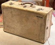 Valise rectangulaire gainée de peau, com