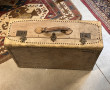 Valise rectangulaire gainée de peau, com