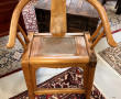 Paire de fauteuils chinois en bois clair