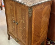 Meuble de style Louis XV en placage et m