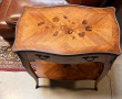 Petite table en placage et marqueterie f