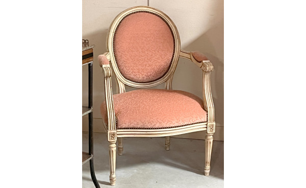 Fauteuil cabriolet de style Louis XVI, d