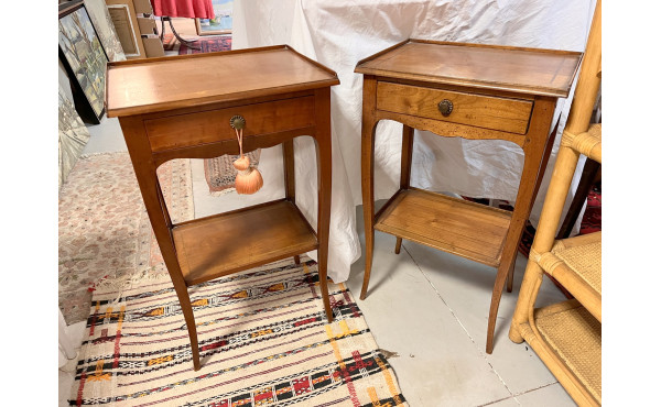 Paire de petits chevets en bois naturel 