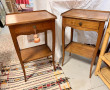 Paire de petits chevets en bois naturel 