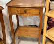 Paire de petits chevets en bois naturel 