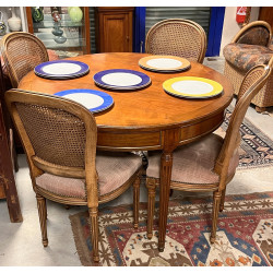 Table ronde de belle qualité de style Lo