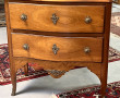 Petite commode en bois naturel de style 