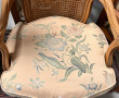 Fauteuil de style Louis XV en bois natur