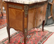 COMMODE marquetée. Style Transition. Déc