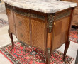 COMMODE marquetée. Style Transition. Déc