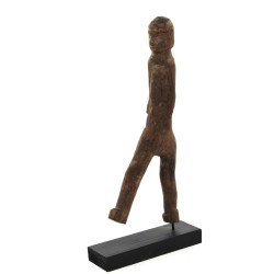 Homme marchant, sculpture africaine en b