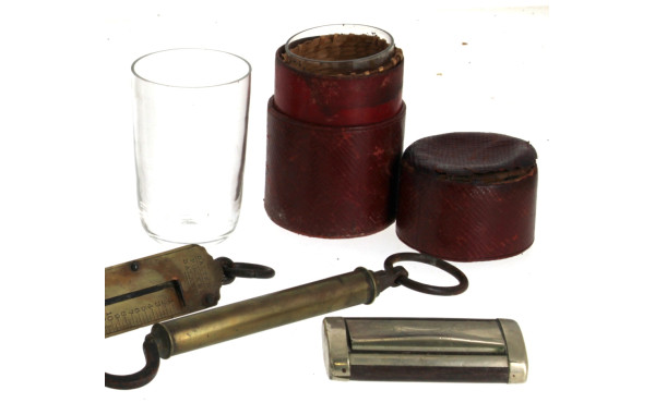 ART POPULAIRE - Lot de petits objets anc