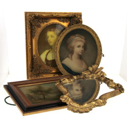 LOT comprenant 2 encadrements dorés, un 