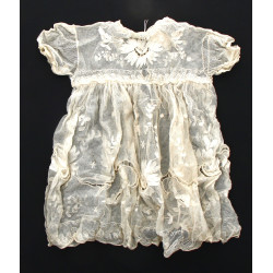Robe de baptême ancienne en tulle brodé 