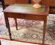 Petit bureau plat en bois naturel, piète