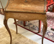Petit bureau de pente en placage et marq