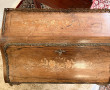 Petit bureau de pente en placage et marq