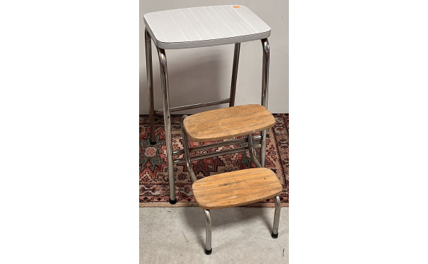 Marche pied vintage en formica