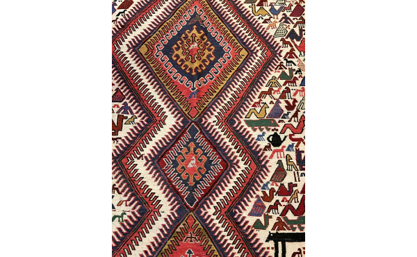 Tapis kilim du Caucase à décor d'animaux