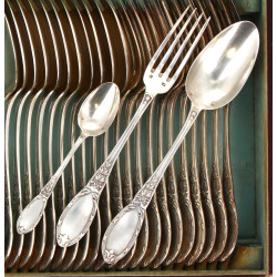 Ménagère ancienne en métal argenté décor