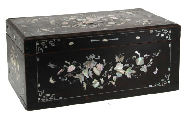 INDOCHINE - Coffret en bois exotique et 