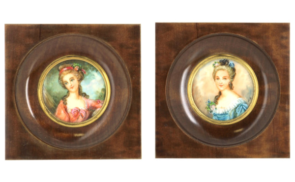Paire de miniatures à vue ronde, peintes