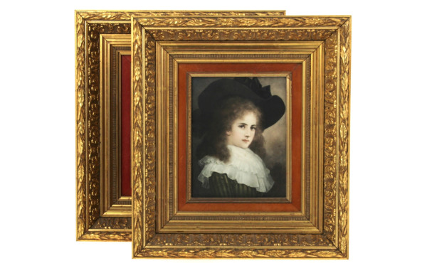 Paire de cadres rectangulaires dorés à d