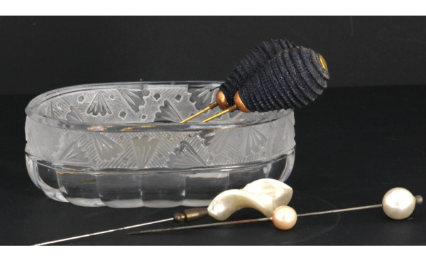 Lot de 4 épingles à chapeau anciennes : 