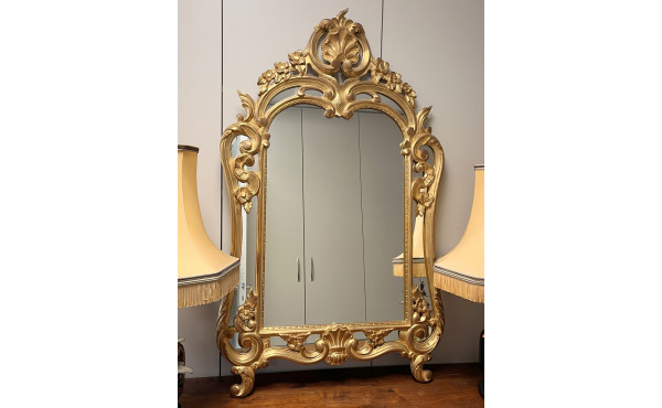 Beau miroir de forme rocaille en bois do