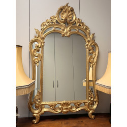 Beau miroir de forme rocaille en bois do