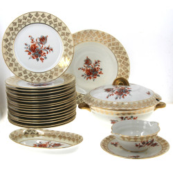 Service de table ancien en porcelaine bl