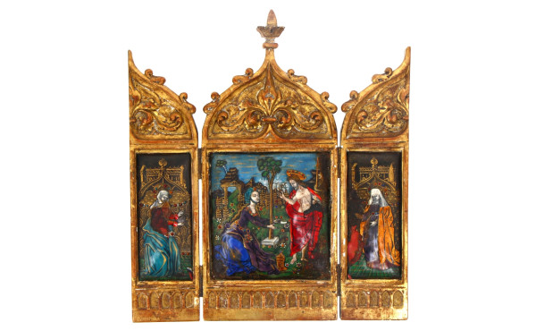 Triptyque en bois doré et émaux à décor 