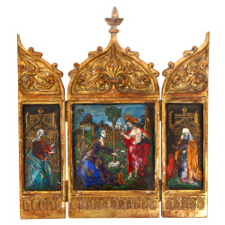Triptyque en bois doré et émaux à décor 