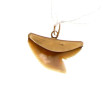Pendentif dent de requin, monture en or 
