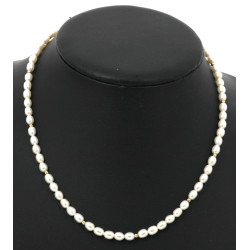 Collier en perles d'eau douce forme oliv