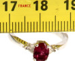 Bague en or gris 14 cts sertie d'une tou